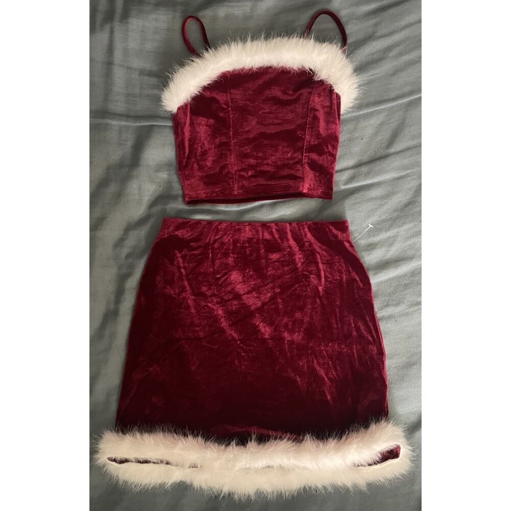 Wallflower Women’s Size XS 2 Piece Sexy Red Soft Christmas Outfit Fur Cute NWOT